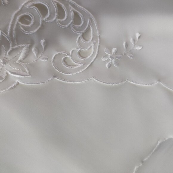 XL size Embroidered Blouse top - Picture 3 of 3